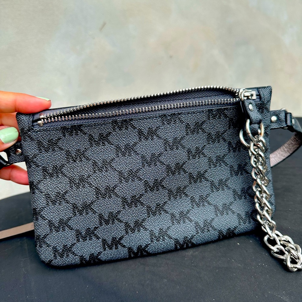 Michael Kors MK Signature Belt Wallet Waist Bag MEDIUM  SIZE.